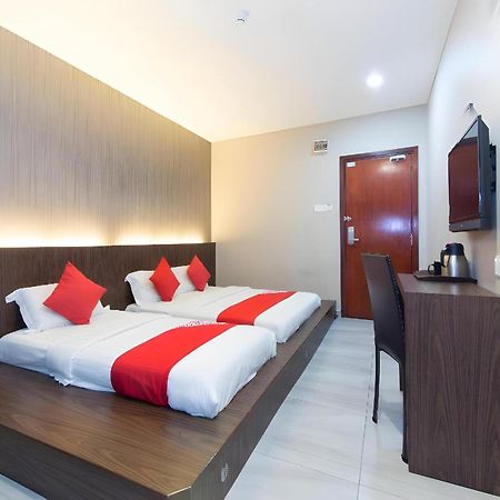 OYO 340 Comfort Hotel Kampong Batu Belah Eksteriør bilde