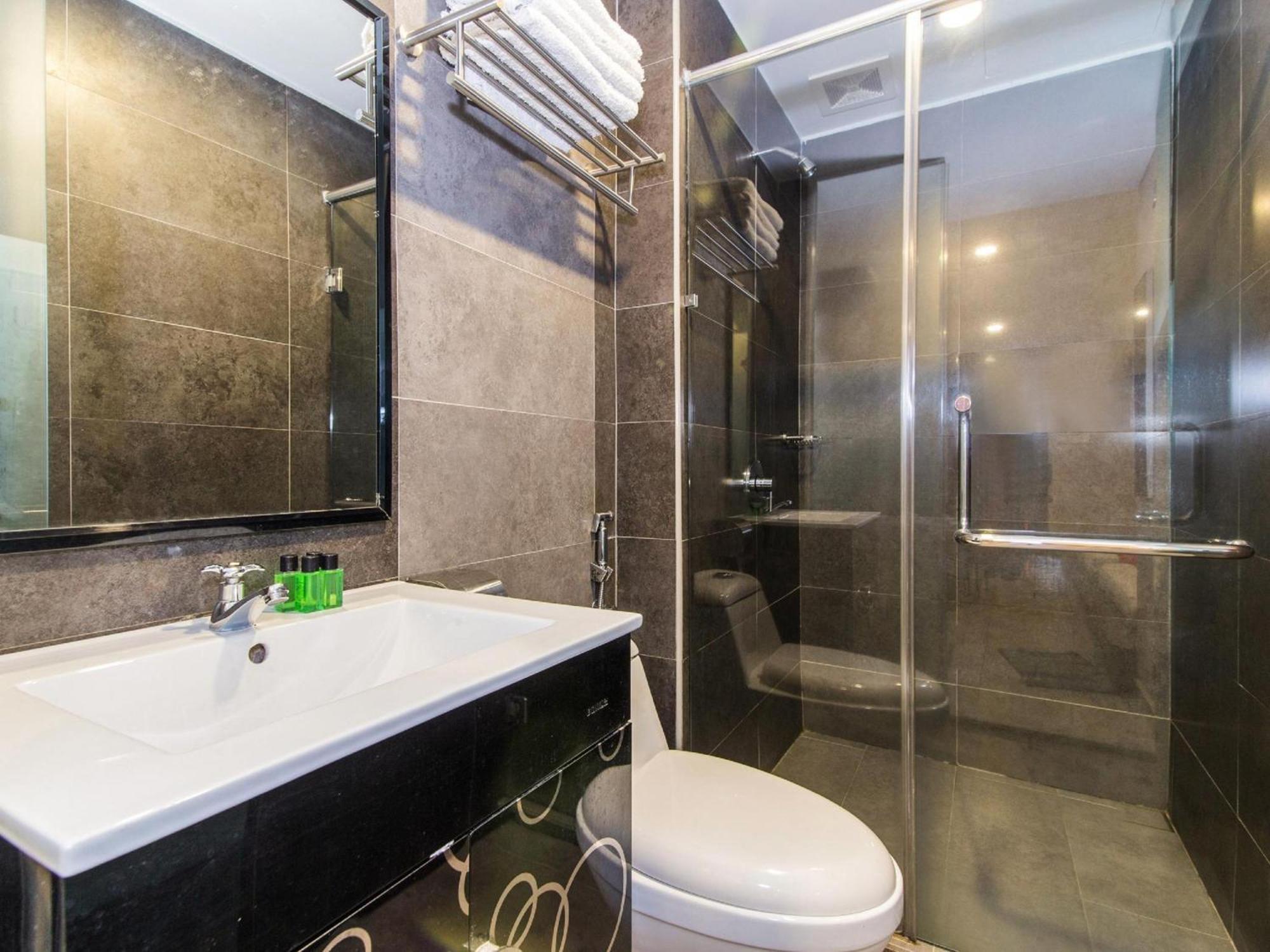 OYO 340 Comfort Hotel Kampong Batu Belah Eksteriør bilde