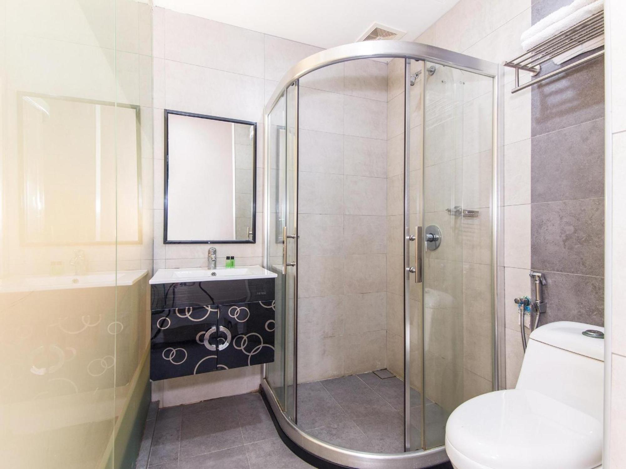 OYO 340 Comfort Hotel Kampong Batu Belah Eksteriør bilde