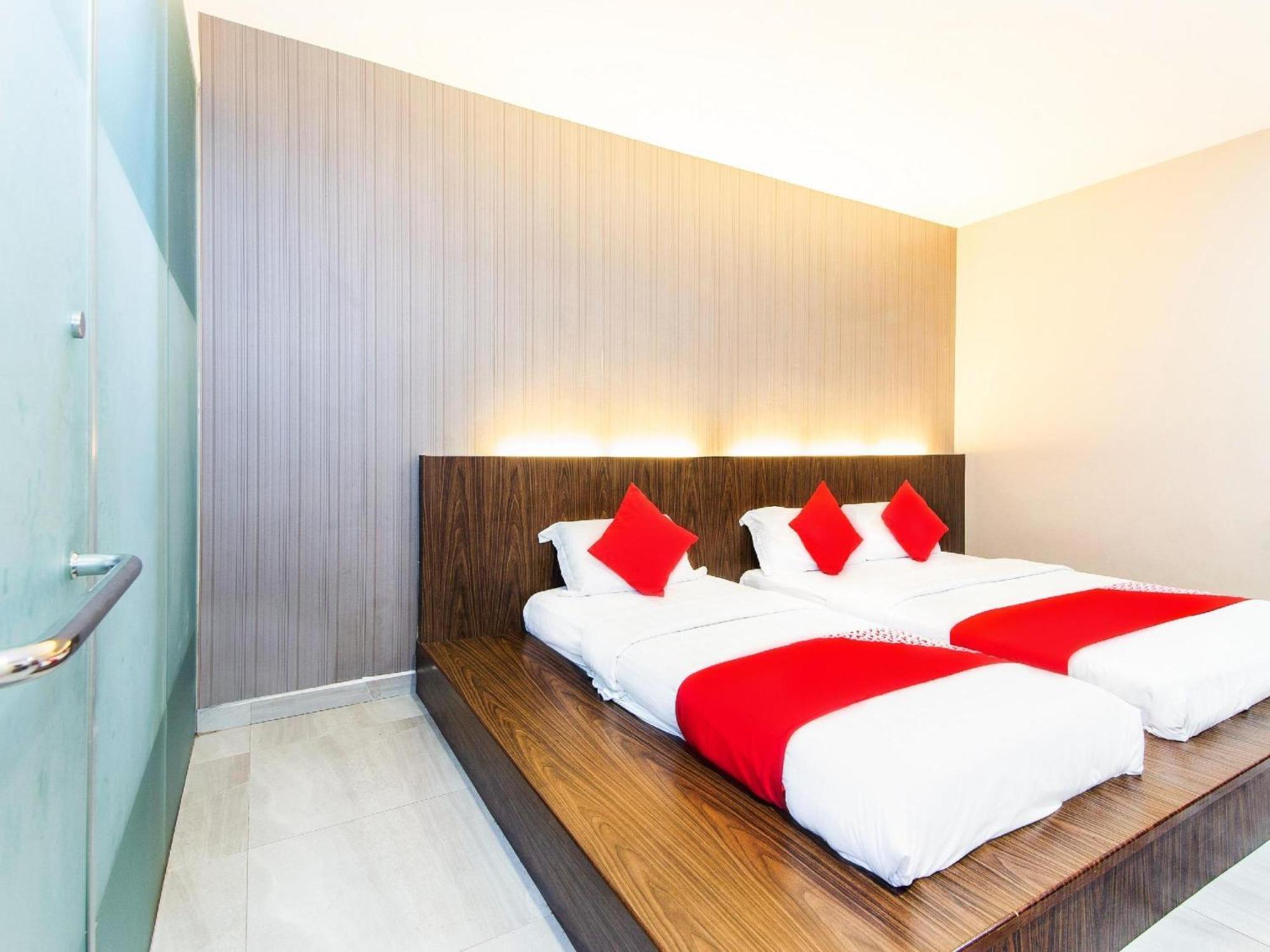 OYO 340 Comfort Hotel Kampong Batu Belah Eksteriør bilde