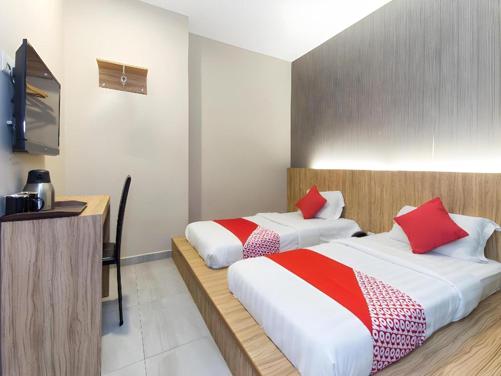 OYO 340 Comfort Hotel Kampong Batu Belah Eksteriør bilde