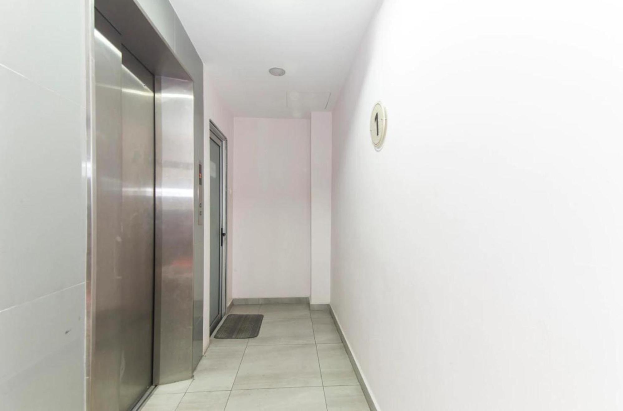 OYO 340 Comfort Hotel Kampong Batu Belah Eksteriør bilde