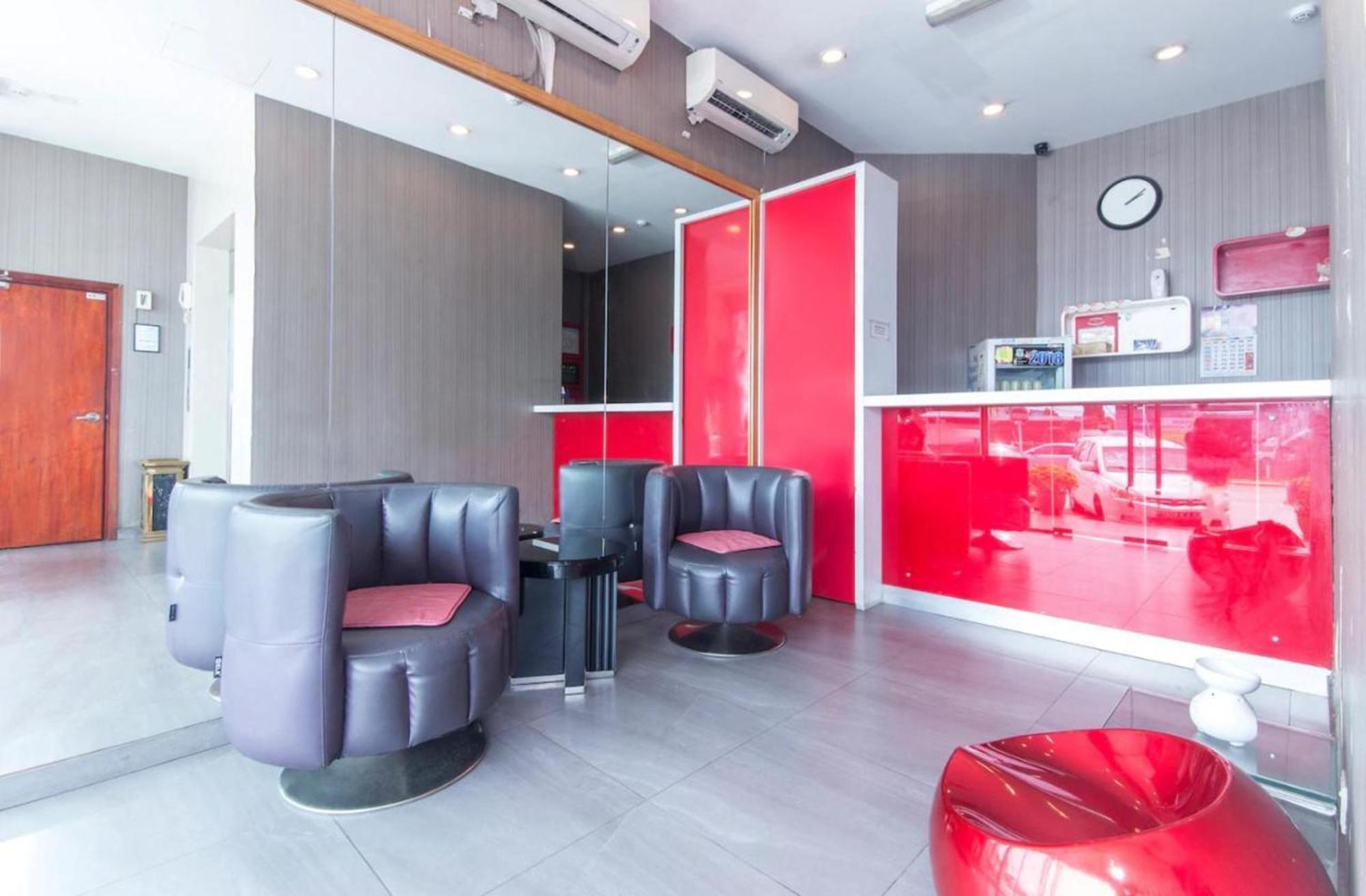 OYO 340 Comfort Hotel Kampong Batu Belah Eksteriør bilde