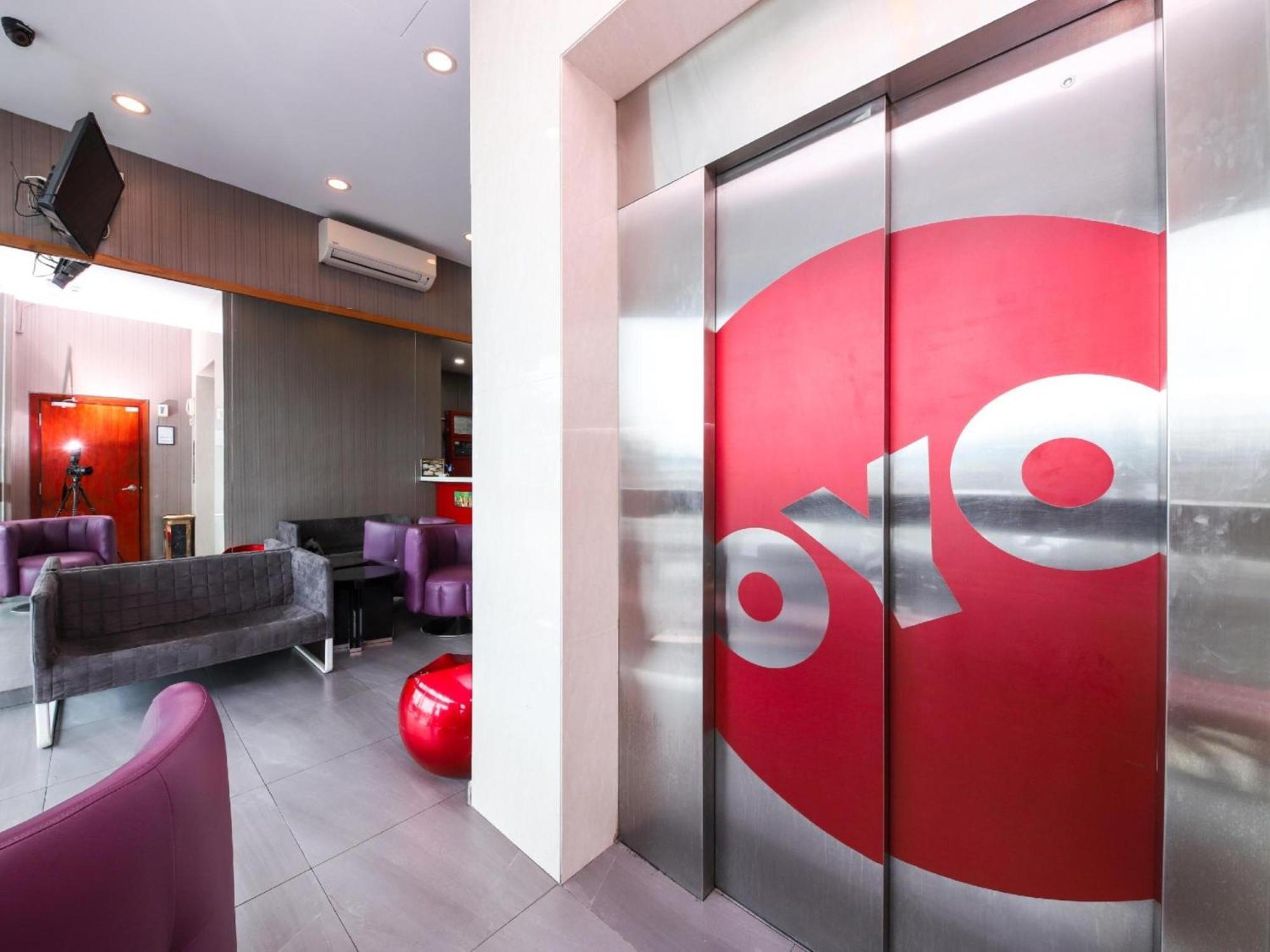 OYO 340 Comfort Hotel Kampong Batu Belah Eksteriør bilde