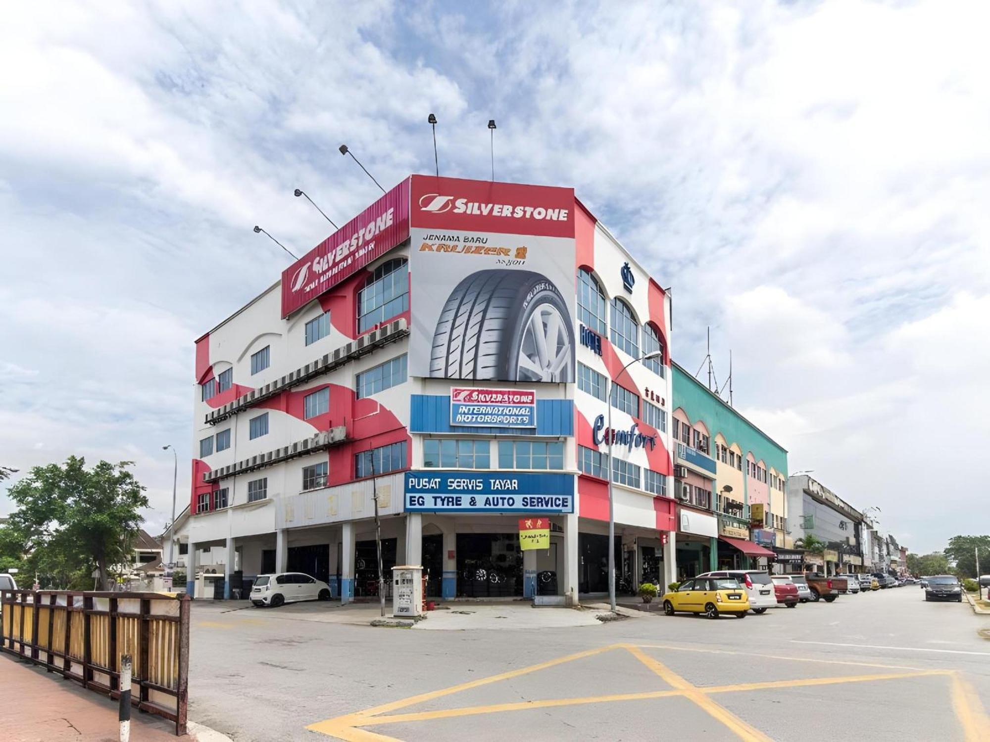 OYO 340 Comfort Hotel Kampong Batu Belah Eksteriør bilde